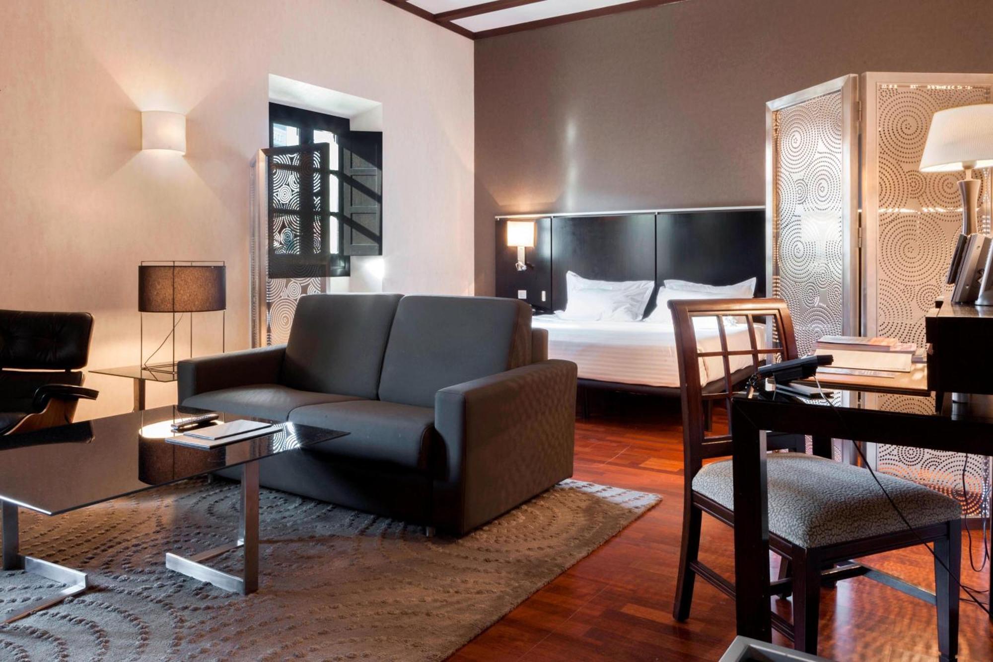 فندق إيه سي بالاسيو دي سانتا آنا باياذوليد المظهر الخارجي الصورة Suite at the Hotel