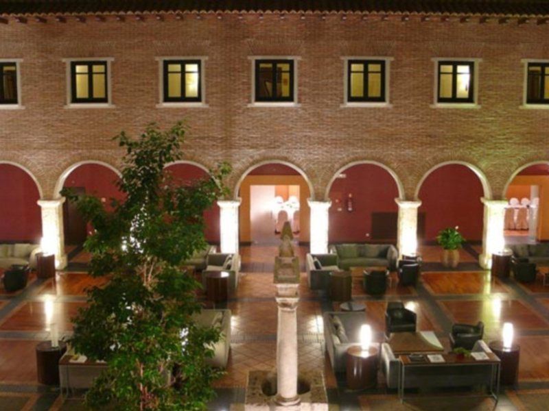 فندق إيه سي بالاسيو دي سانتا آنا باياذوليد المظهر الخارجي الصورة The University of Patras