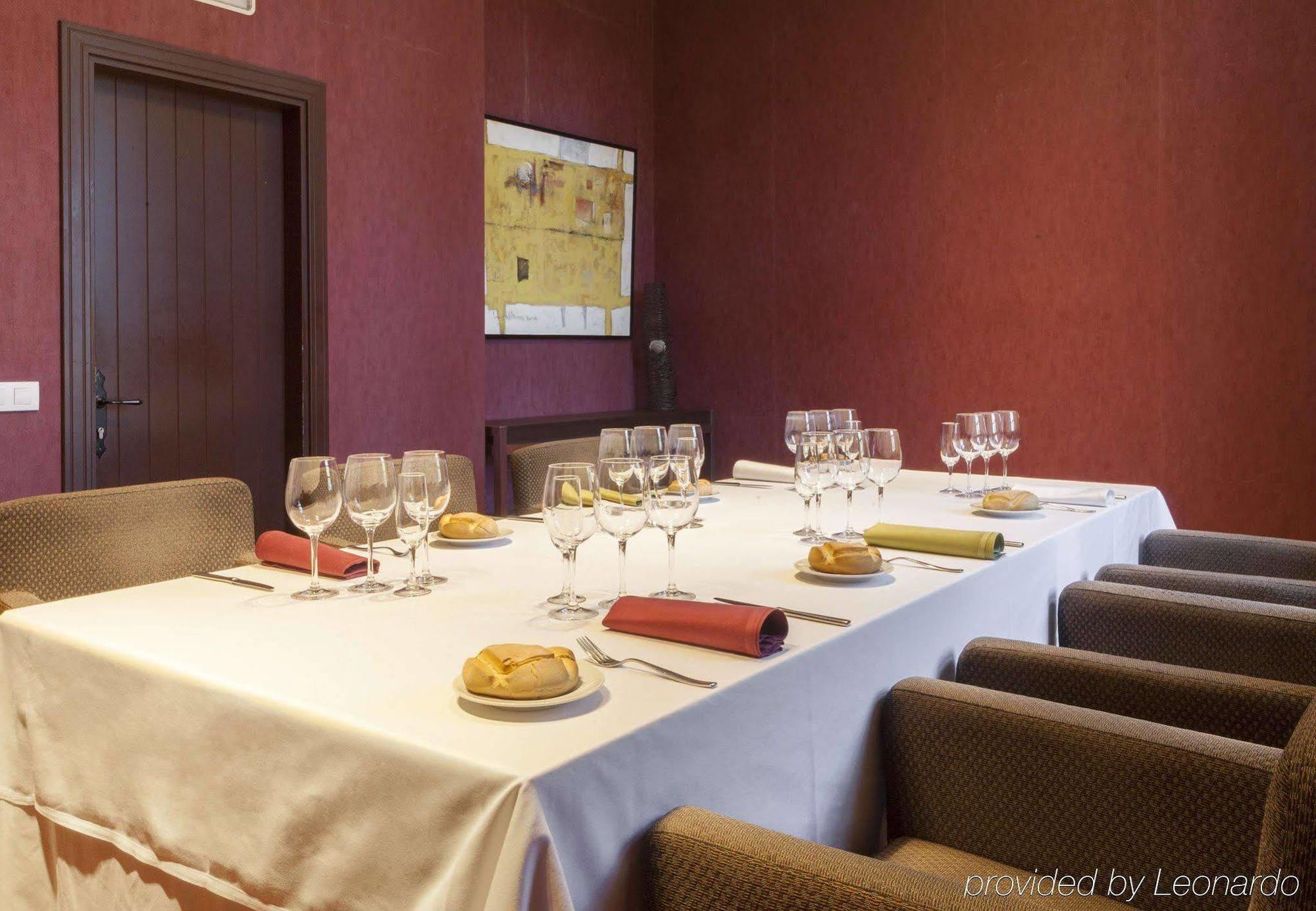 فندق إيه سي بالاسيو دي سانتا آنا باياذوليد المظهر الخارجي الصورة Tasting room