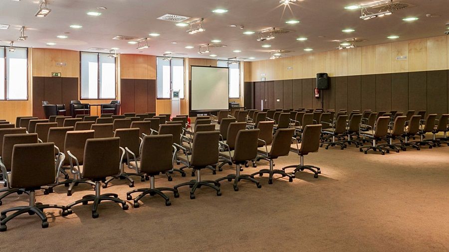 فندق إيه سي بالاسيو دي سانتا آنا باياذوليد المظهر الخارجي الصورة The main conference room