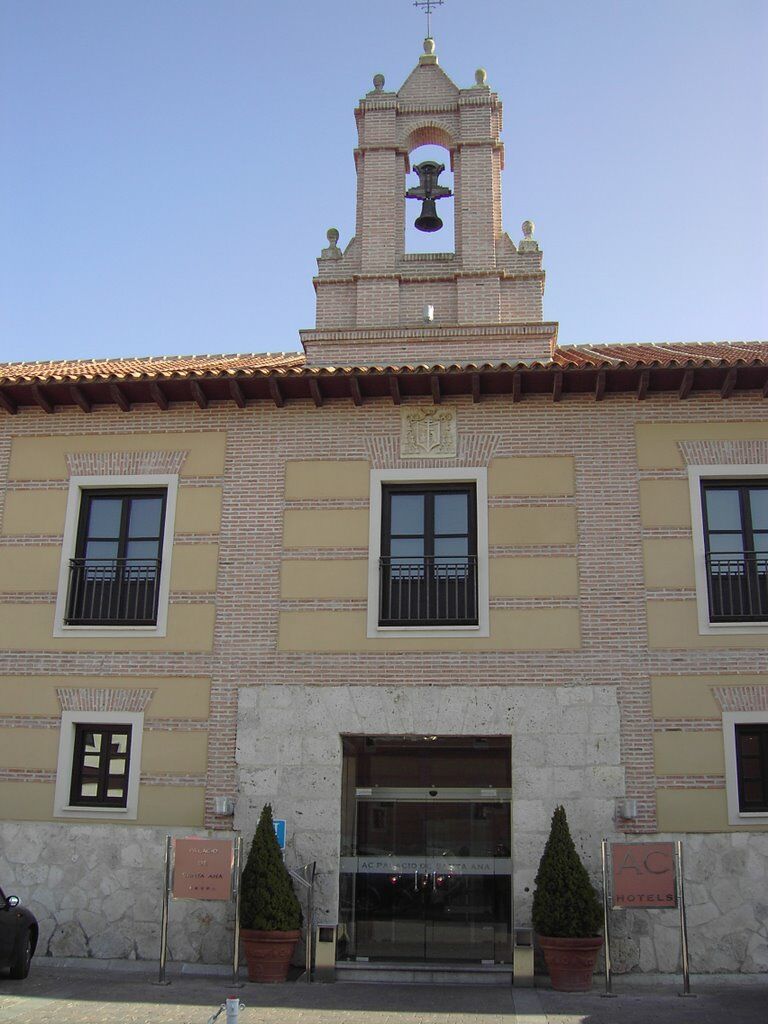 فندق إيه سي بالاسيو دي سانتا آنا باياذوليد المظهر الخارجي الصورة The University of Osuna